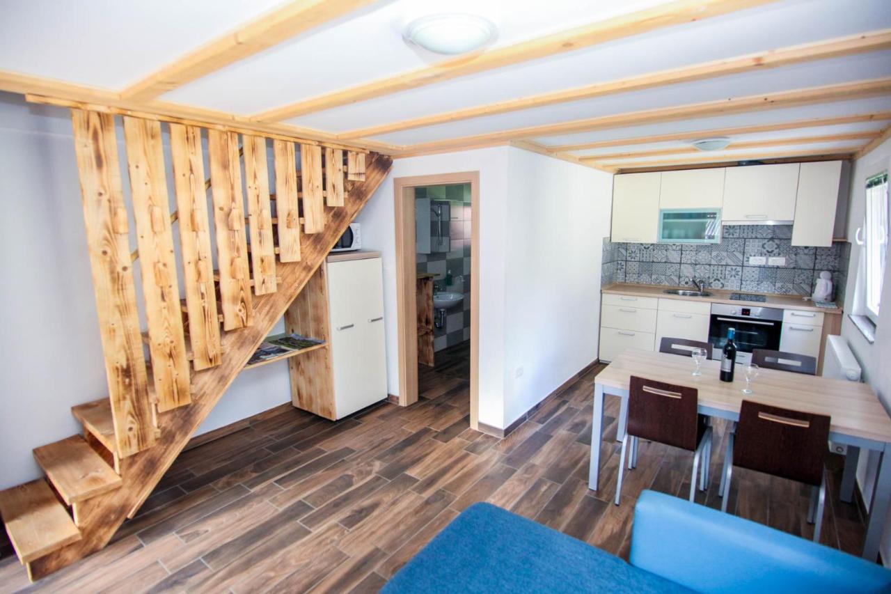 Apartmaji Pri Kozmavo - Little House Apartman *