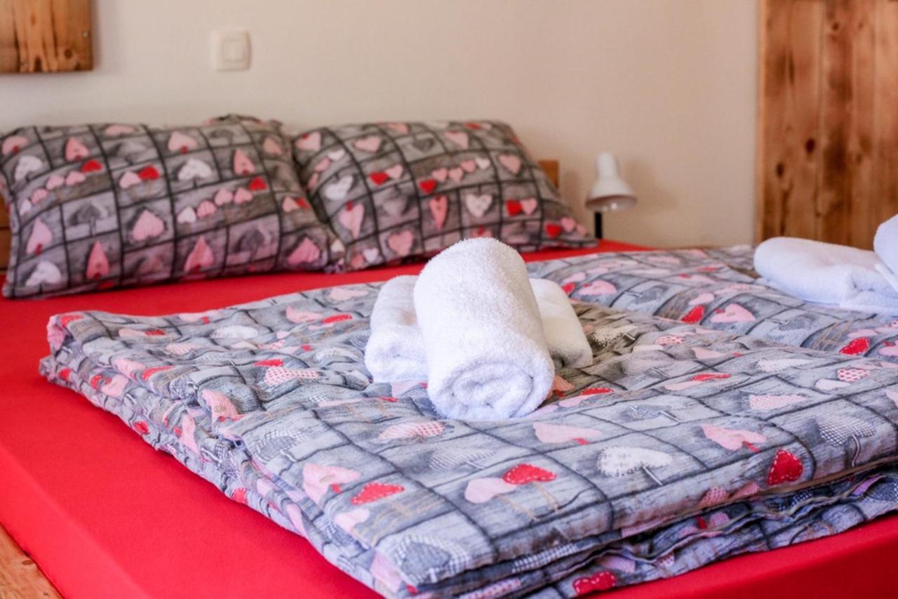 Apartmaji Pri Kozmavo - Little House *