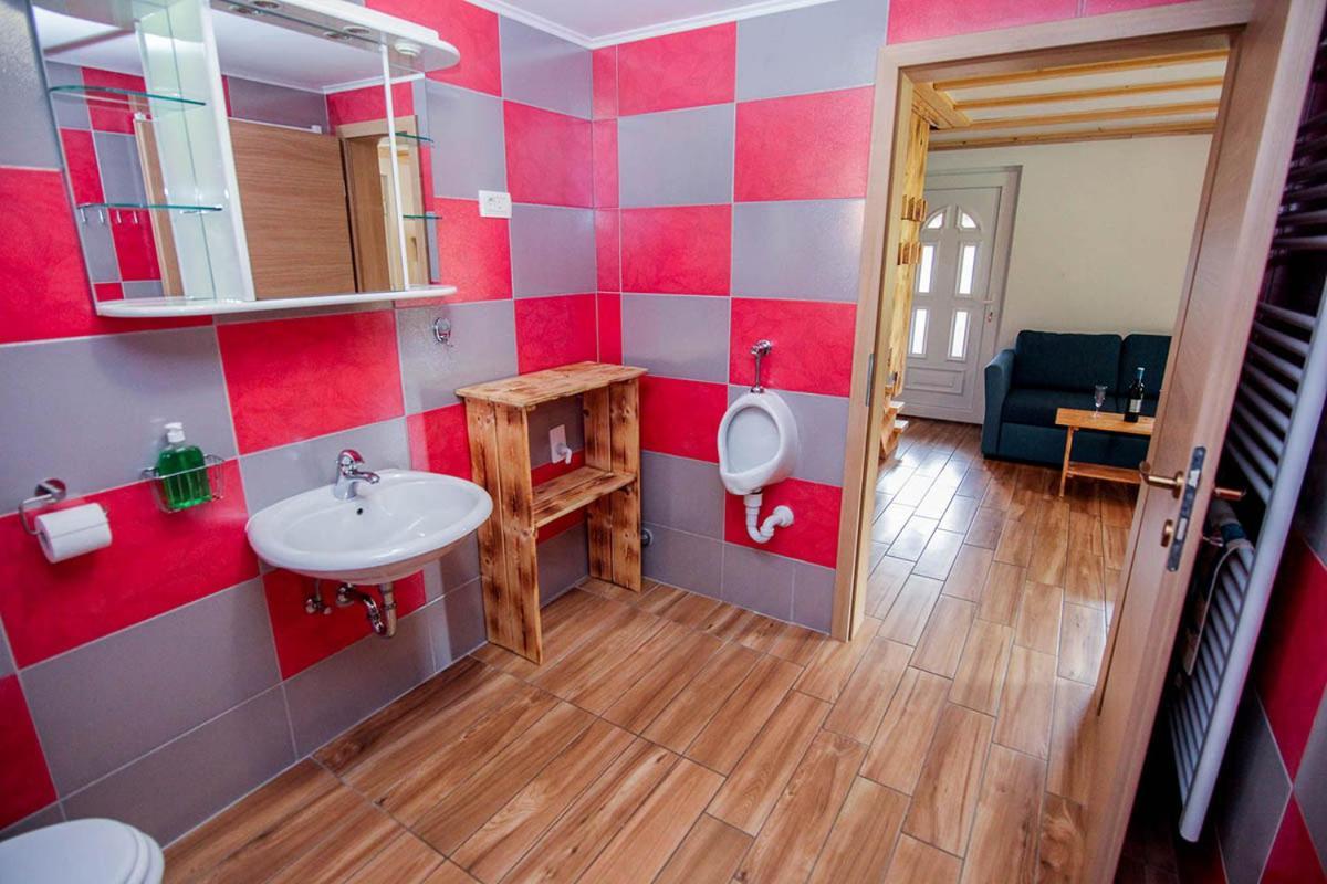 Apartmaji Pri Kozmavo - Little House Apartman *