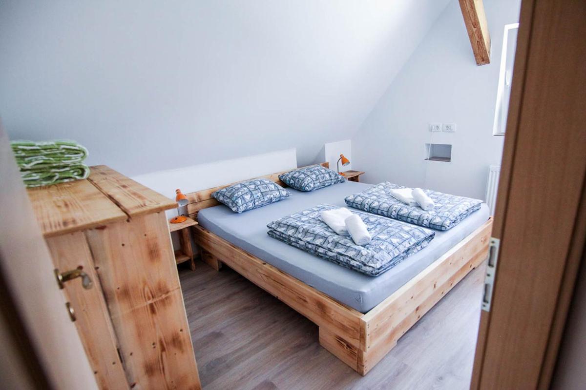 Apartmaji Pri Kozmavo - Little House *